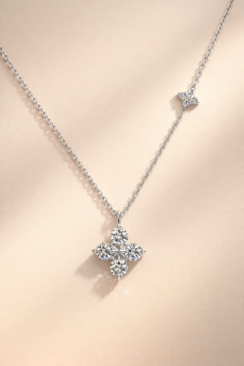 Clover Éclat Necklace